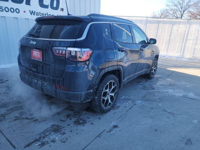 new 2026 Jeep Compass car, priced at $33,011