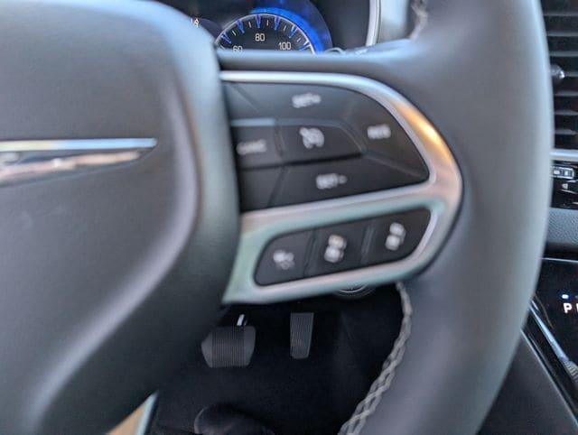 used 2025 Chrysler Pacifica car, priced at $33,395