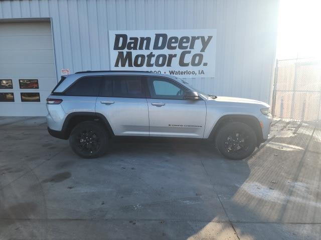 new 2026 Jeep Grand Cherokee car, priced at $45,925