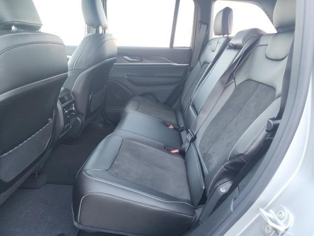 new 2026 Jeep Grand Cherokee car, priced at $45,925