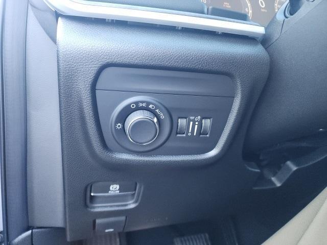 new 2026 Jeep Grand Cherokee car, priced at $45,925