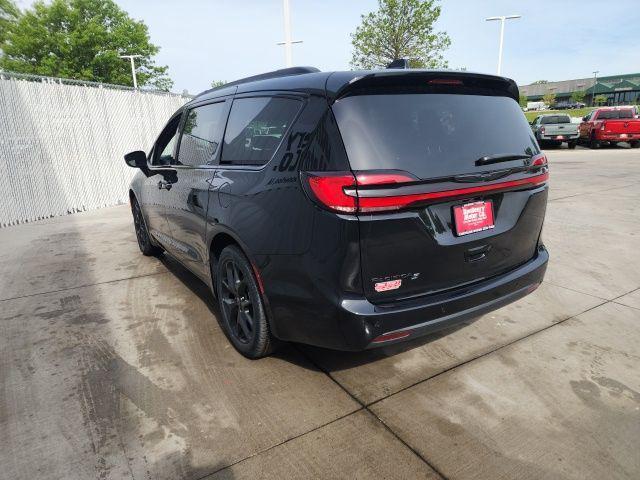 new 2026 Chrysler Pacifica car, priced at $40,716