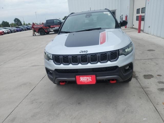 new 2025 Jeep Compass car, priced at $30,083