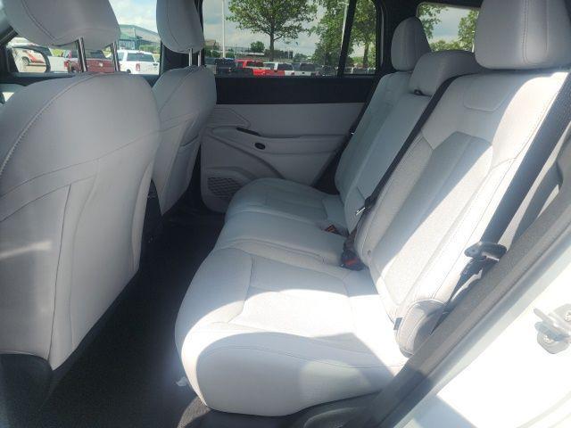 new 2026 Jeep Cherokee car, priced at $36,007
