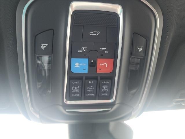 new 2025 Jeep Grand Cherokee car, priced at $45,753