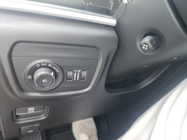 new 2025 Jeep Grand Cherokee car, priced at $45,753