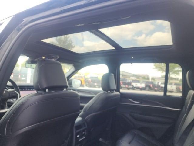 new 2025 Jeep Grand Cherokee car, priced at $45,753