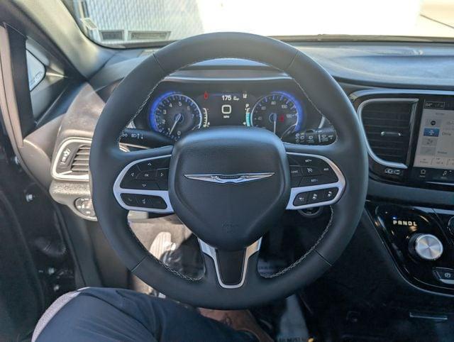 used 2025 Chrysler Pacifica car, priced at $33,200