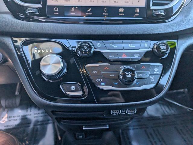 used 2025 Chrysler Pacifica car, priced at $33,200