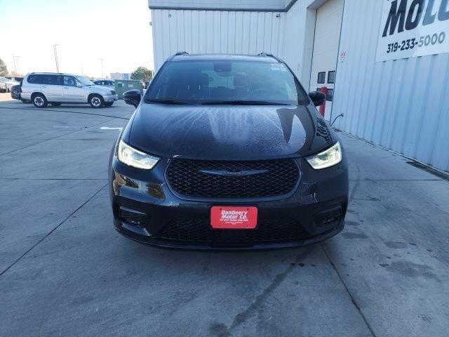 new 2026 Chrysler Pacifica car, priced at $48,977