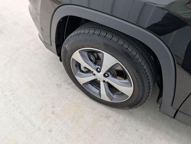 used 2021 Jeep Cherokee car, priced at $19,217