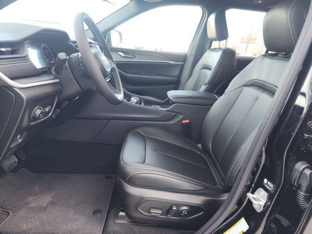new 2026 Jeep Grand Cherokee car, priced at $40,169