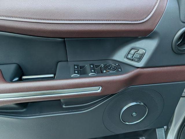 used 2024 Ford Expedition car, priced at $33,249