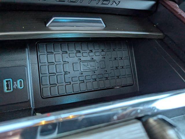 used 2024 Ford Expedition car, priced at $33,249