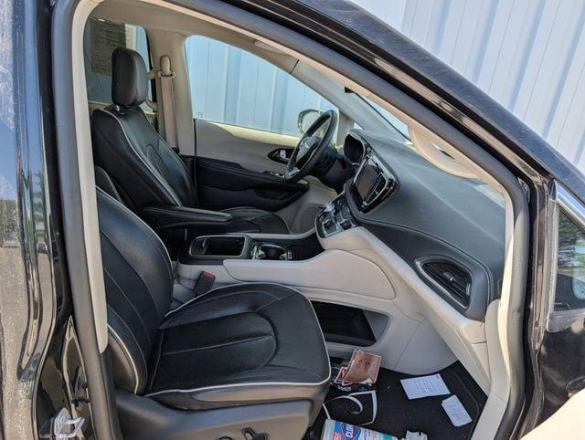 used 2022 Chrysler Pacifica car, priced at $27,125