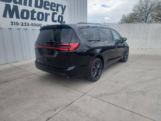 new 2026 Chrysler Pacifica car, priced at $51,837
