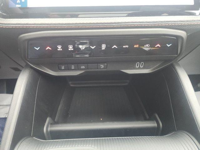 new 2026 Jeep Cherokee car, priced at $42,026