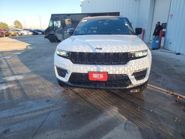 new 2025 Jeep Grand Cherokee car, priced at $42,433