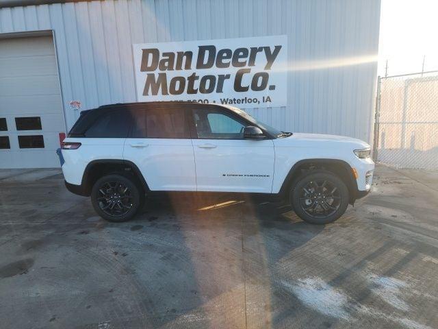 new 2025 Jeep Grand Cherokee car, priced at $42,433