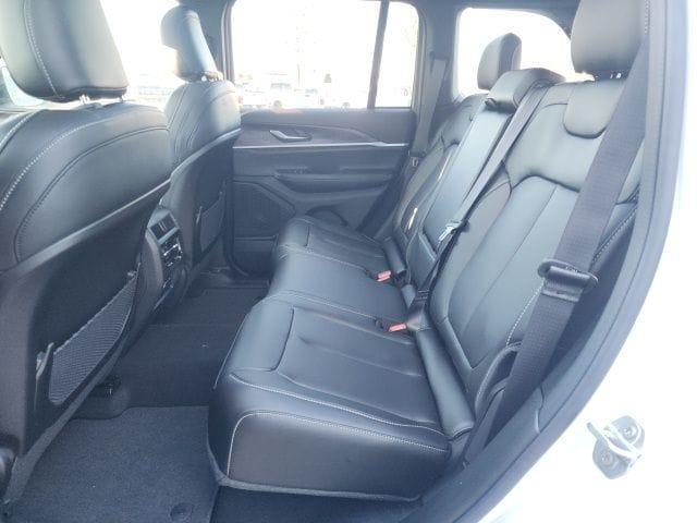 new 2025 Jeep Grand Cherokee car, priced at $42,433