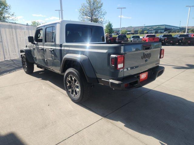 new 2026 Jeep Gladiator car, priced at $44,404