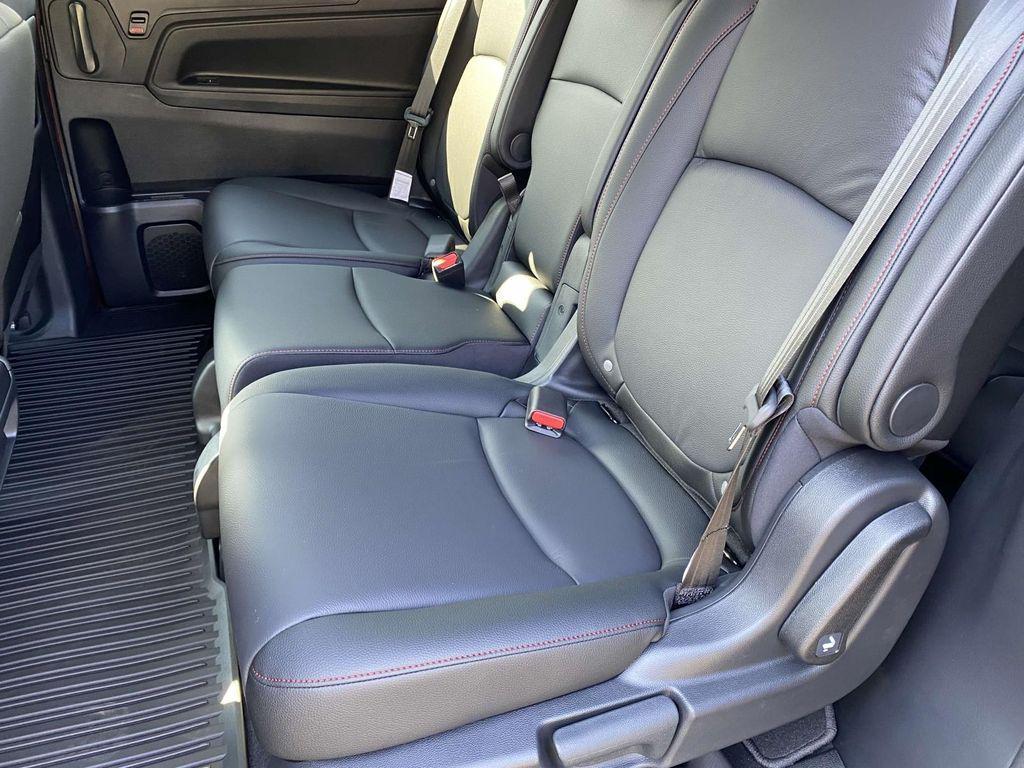 new 2025 Honda Odyssey car, priced at $43,011