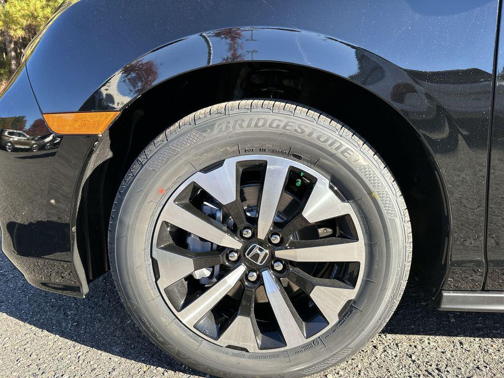 new 2026 Honda Odyssey car, priced at $42,076