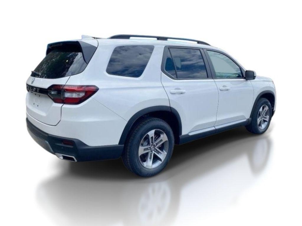 new 2026 Honda Pilot car, priced at $45,052