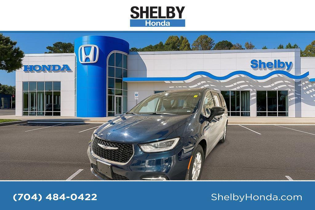 used 2024 Chrysler Pacifica car, priced at $27,995