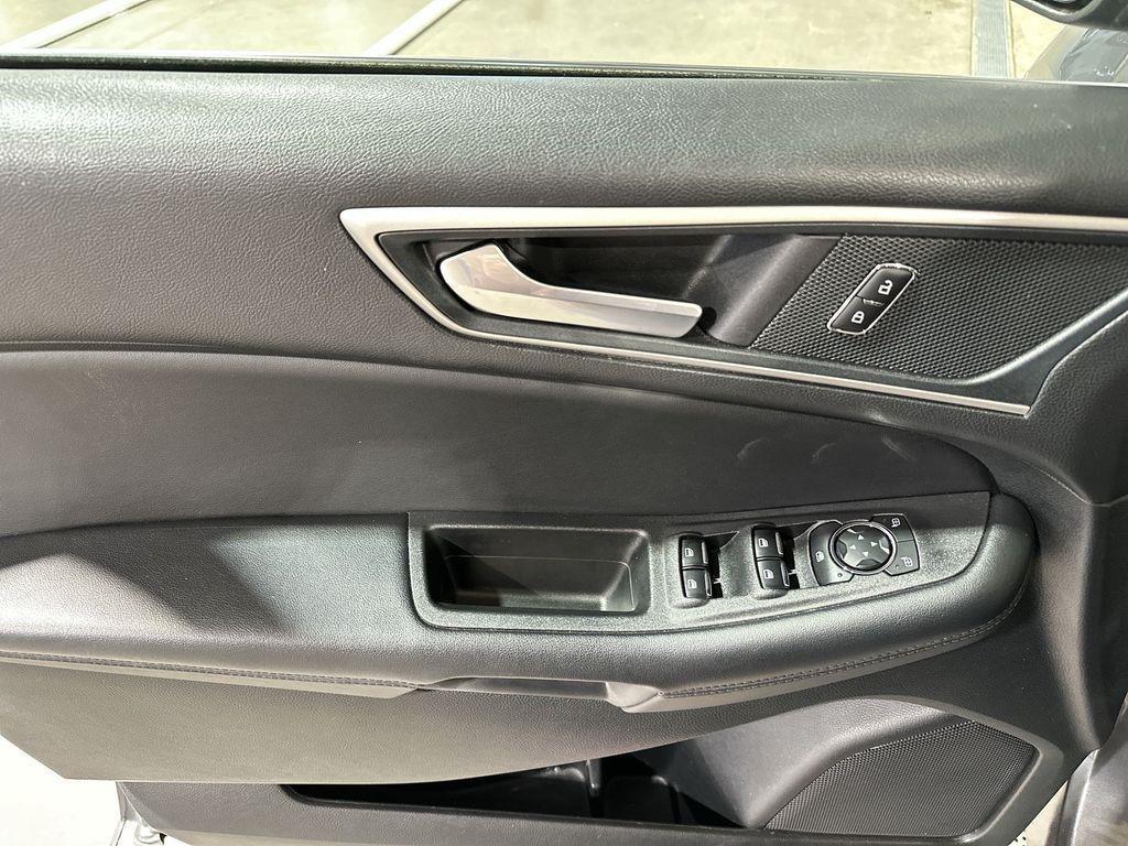 used 2024 Ford Edge car, priced at $20,654