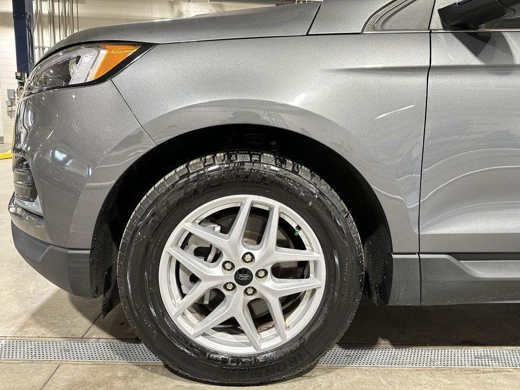 used 2024 Ford Edge car, priced at $20,654