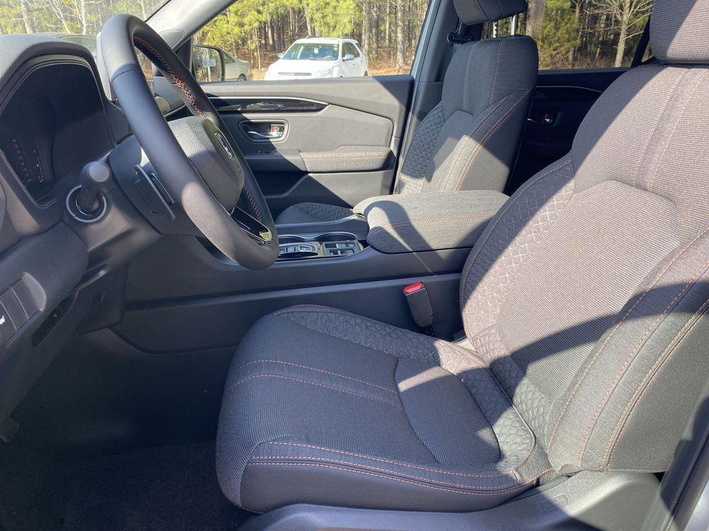 new 2026 Honda Pilot car, priced at $43,690