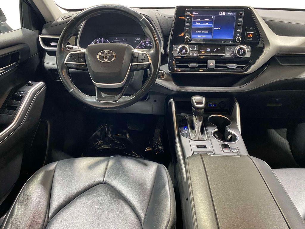 used 2022 Toyota Highlander car, priced at $36,595