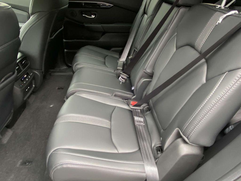 new 2025 Honda Pilot car, priced at $43,630