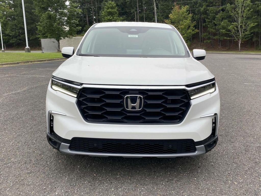 new 2025 Honda Pilot car, priced at $43,630