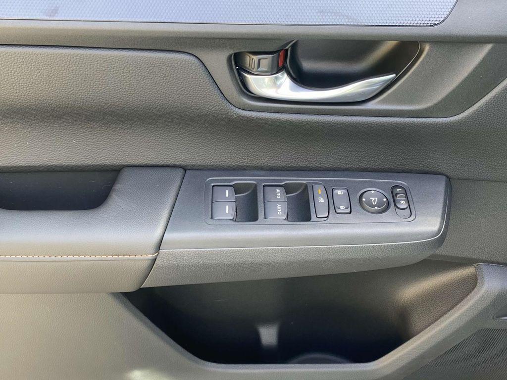 new 2025 Honda CR-V Hybrid car, priced at $34,675