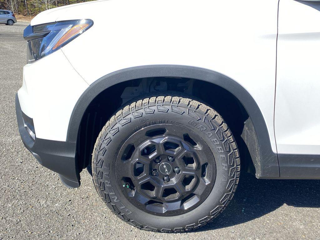 new 2025 Honda Ridgeline car, priced at $47,709