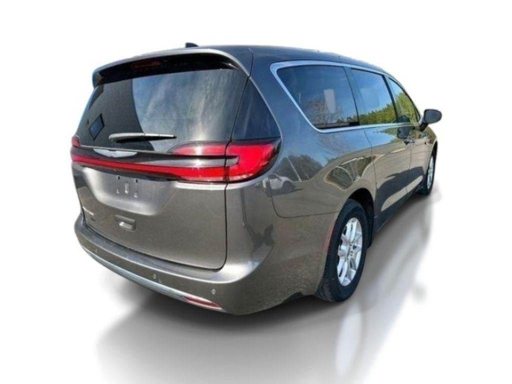 used 2023 Chrysler Pacifica car, priced at $22,442
