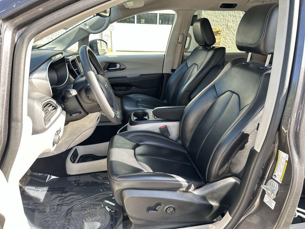used 2023 Chrysler Pacifica car, priced at $23,877