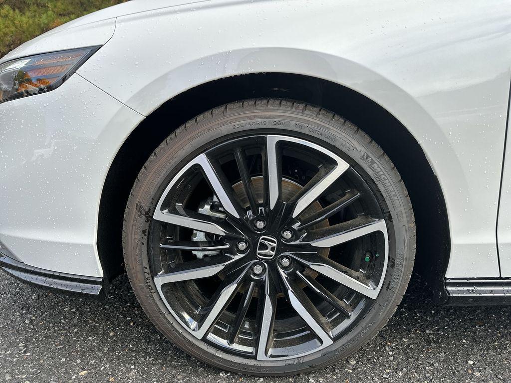 new 2025 Honda Accord Hybrid car, priced at $38,042