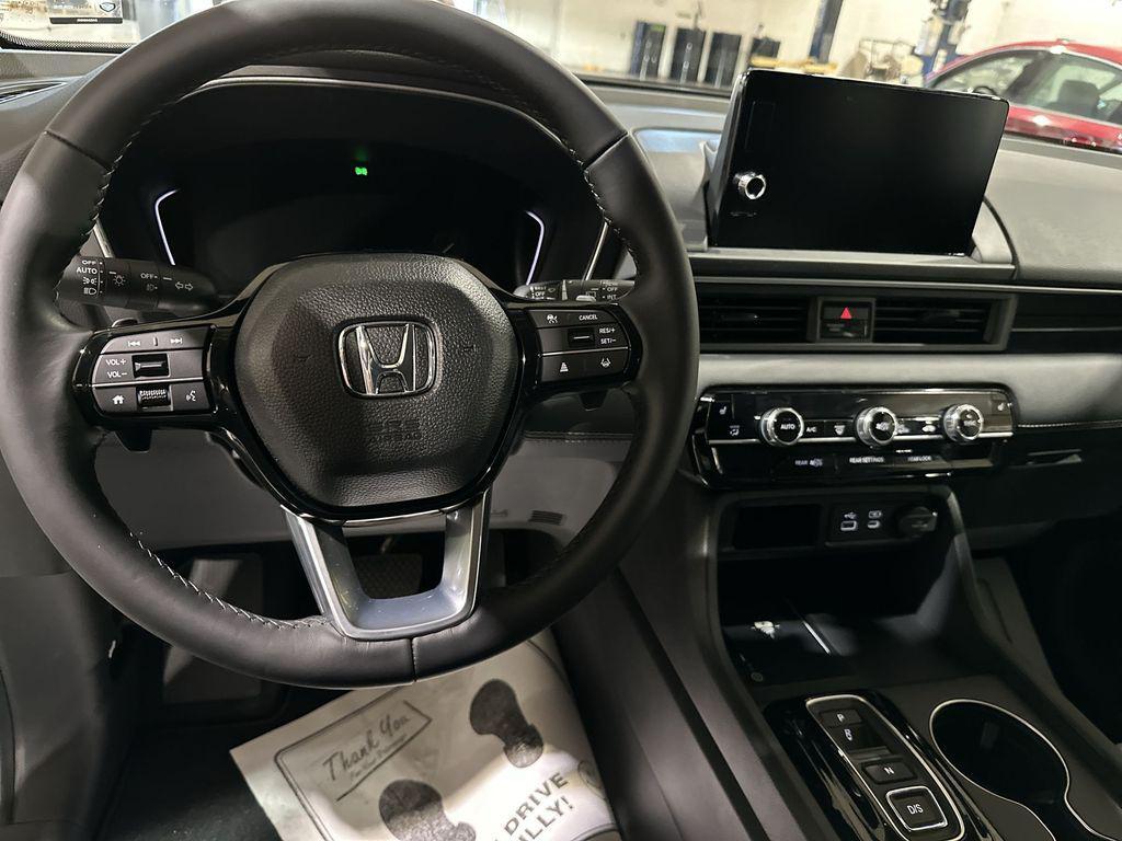 new 2025 Honda Pilot car, priced at $43,673