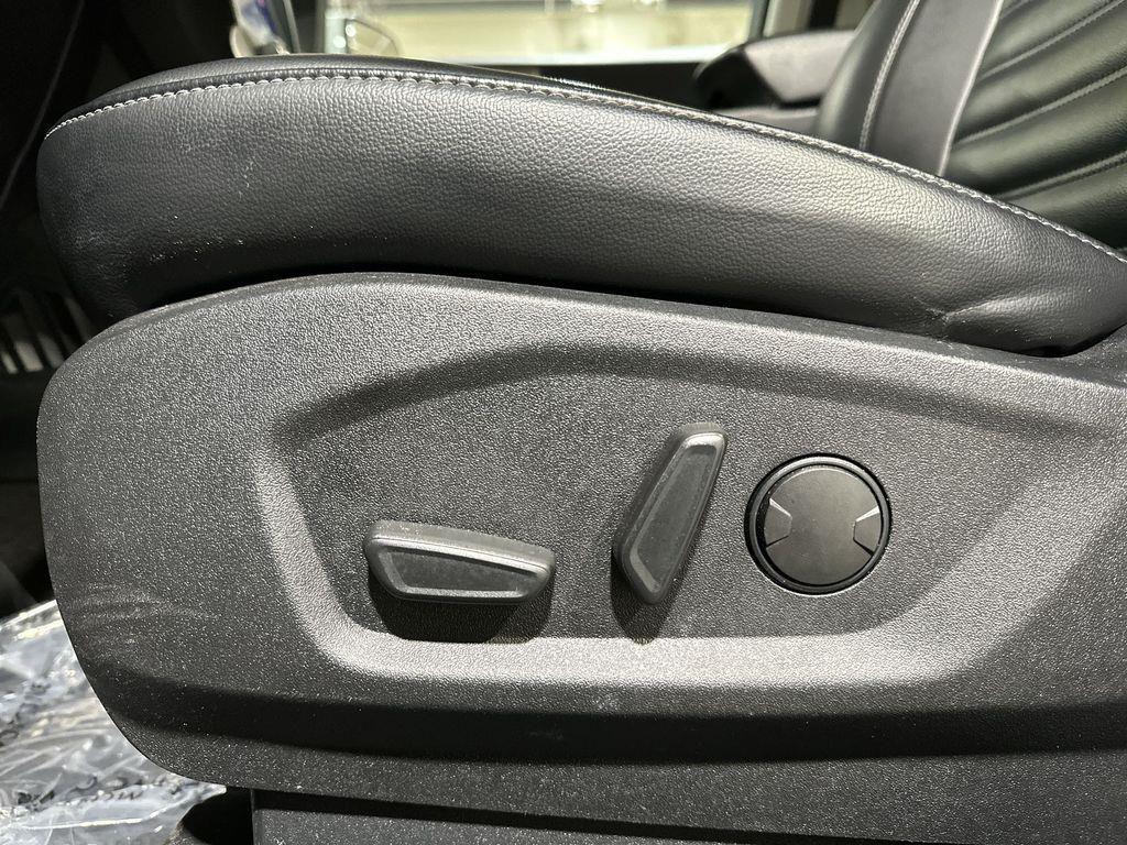 used 2024 Ford Edge car, priced at $20,192