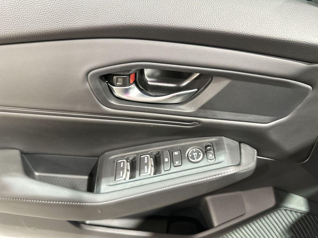 new 2025 Honda Accord Hybrid car, priced at $33,108