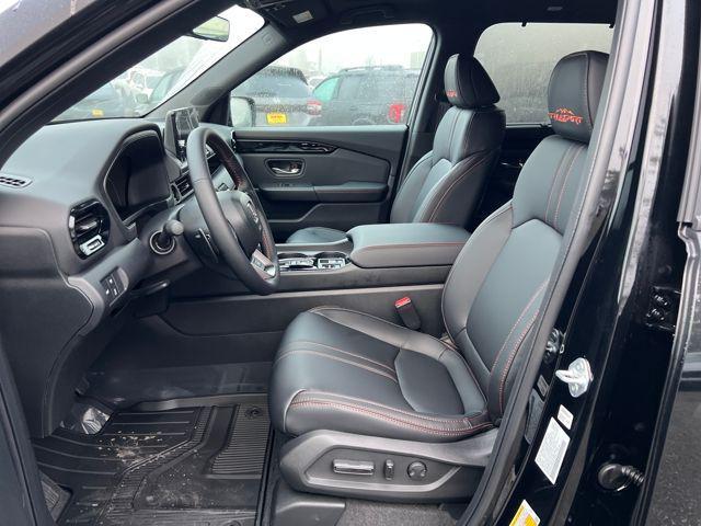 new 2025 Honda Pilot car, priced at $49,395