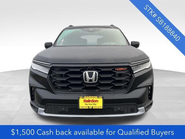 new 2025 Honda Pilot car, priced at $49,395