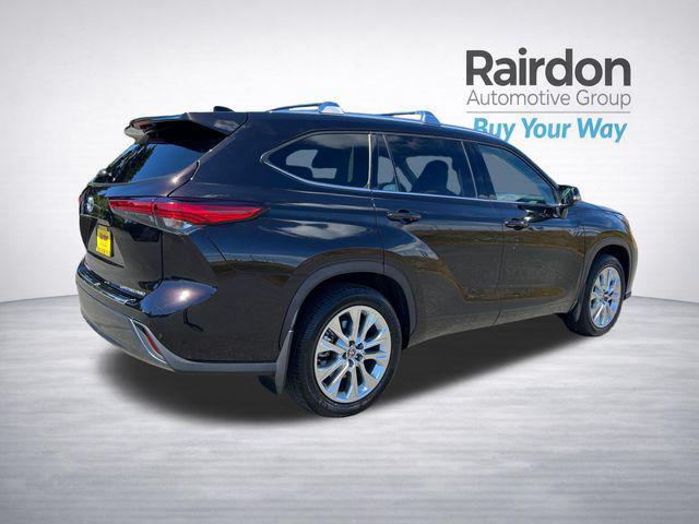 used 2021 Toyota Highlander car, priced at $32,644