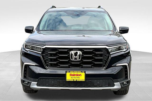 new 2025 Honda Pilot car, priced at $47,997