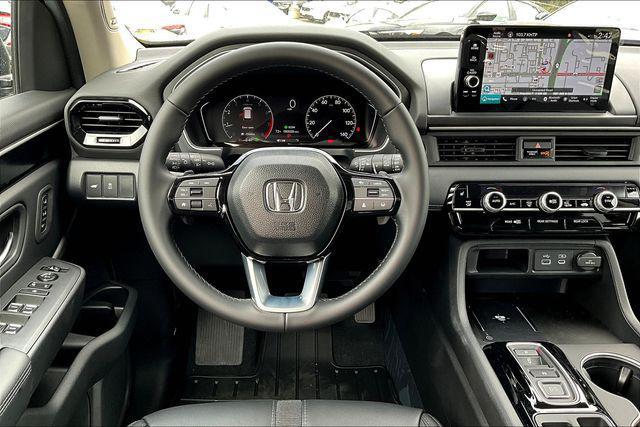 new 2025 Honda Pilot car, priced at $47,997