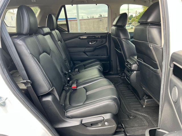 used 2025 Honda Pilot car, priced at $43,088