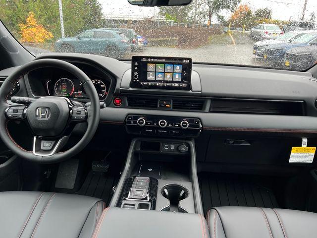 new 2025 Honda Pilot car, priced at $45,997